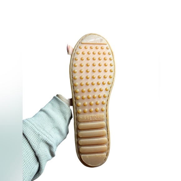 Minnetonka Kids Tall Moccasins 3 layer fringed metal studs inside zip sz 3 used - Picture 5 of 11